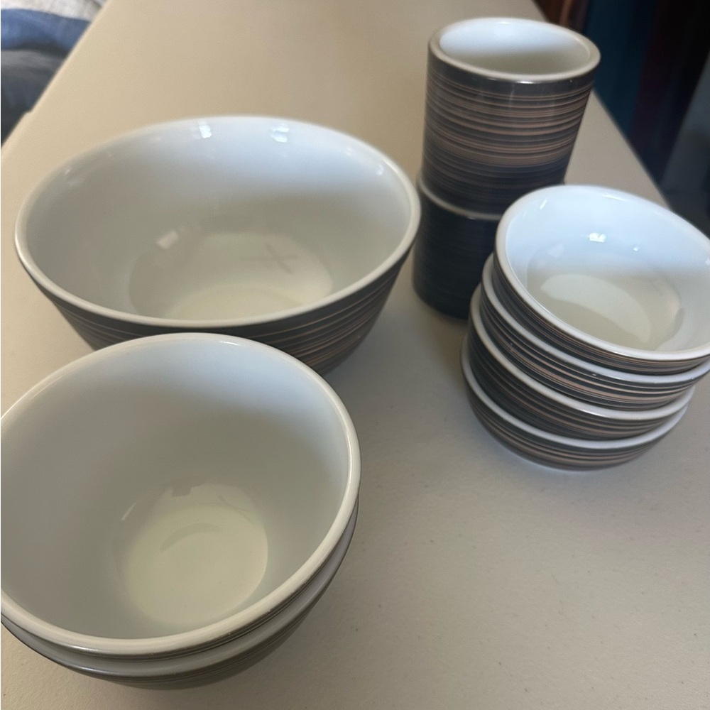 Pyrex Terra set of bowls and cups